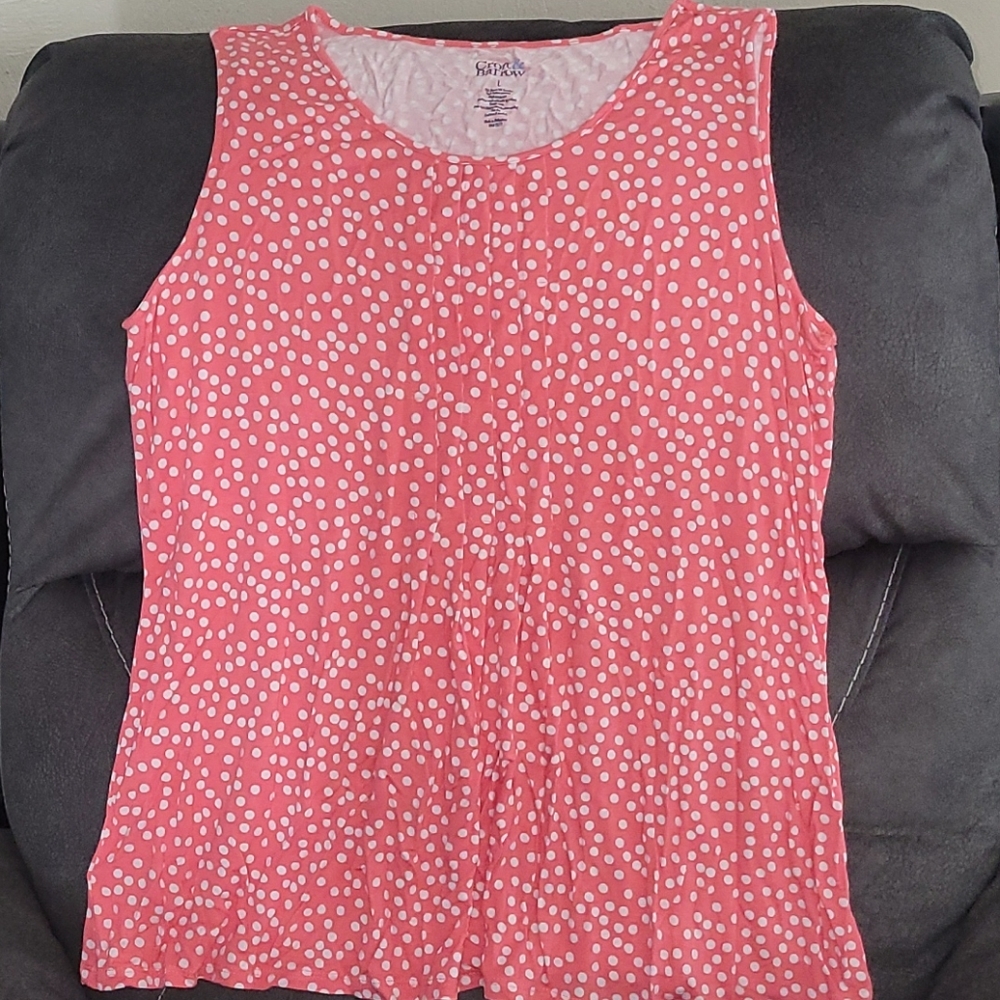EUC. Women's Sz L coral, pleated, polka dot tank.